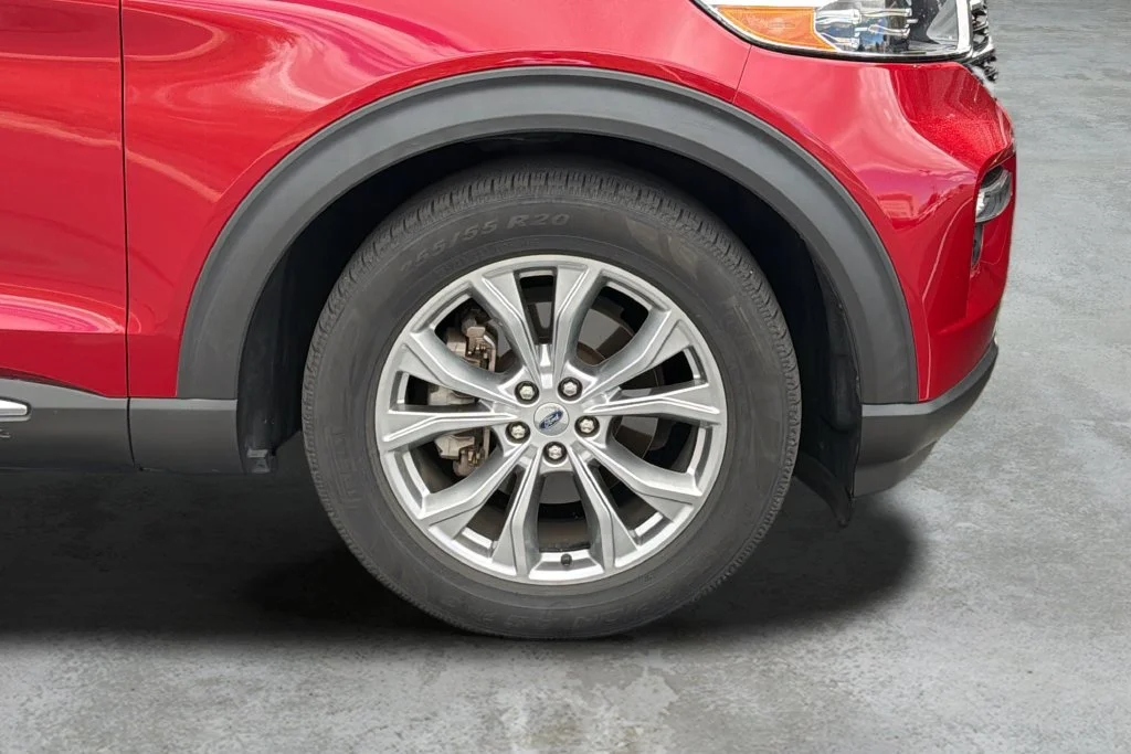 Used 2021 Red Ford XLT image 3