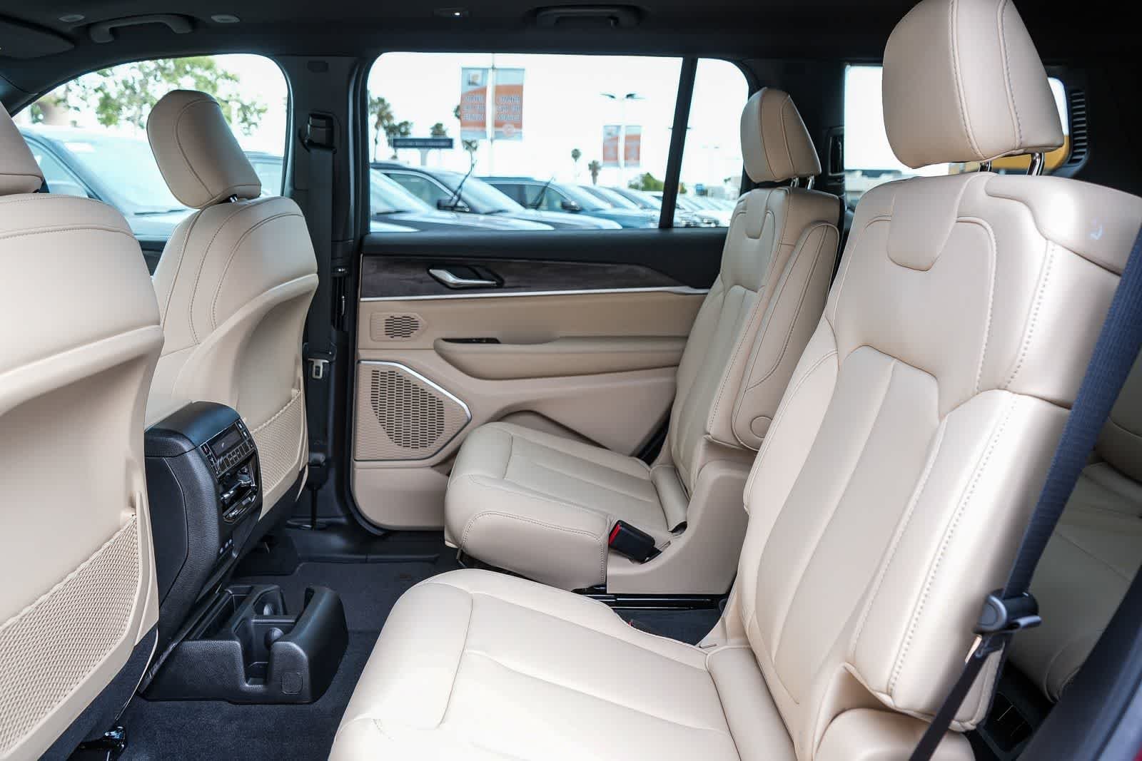 New 2026 Velvet Red Pearl-Coat Exterior Paint Jeep Limited image 20