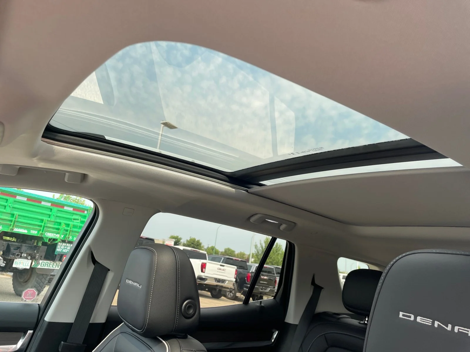 New 2027 Glacier White Tricoat GMC AWD Denali image 18