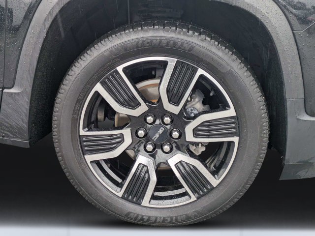 Used 2021 Black GMC SLT image 11