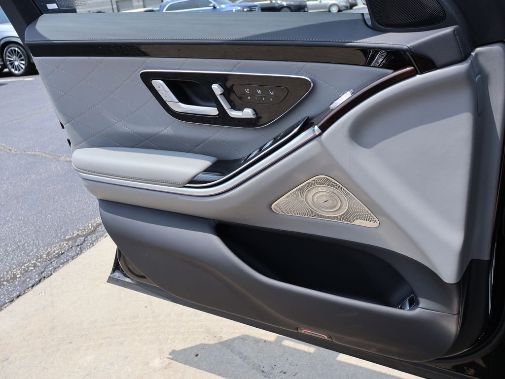 Certified Used 2023 Obsidian Black Metallic Mercedes-Benz S 580 image 39