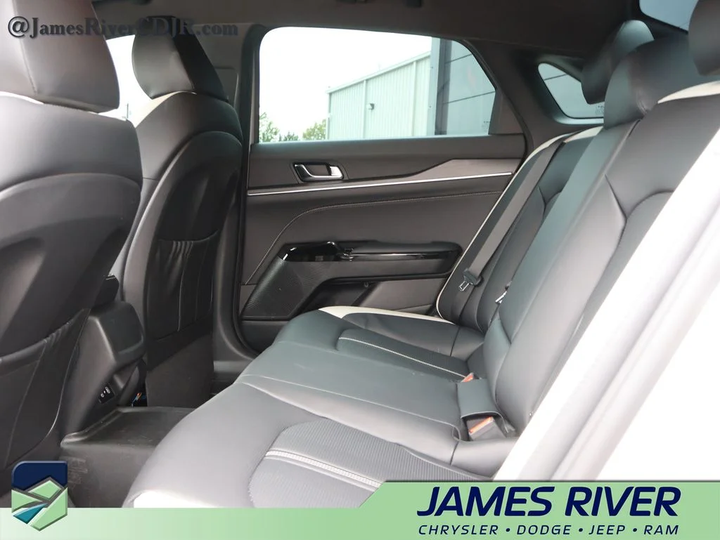 Used 2025 Gray Kia GT-Line image 17
