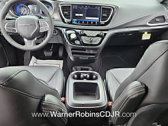 2026 Chrysler Pacifica Select - Photo 8
