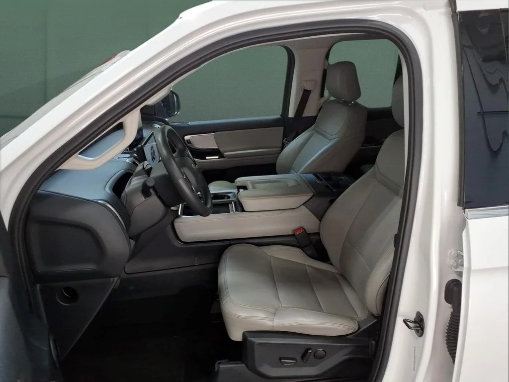 Used 2025 White Ford Active image 17