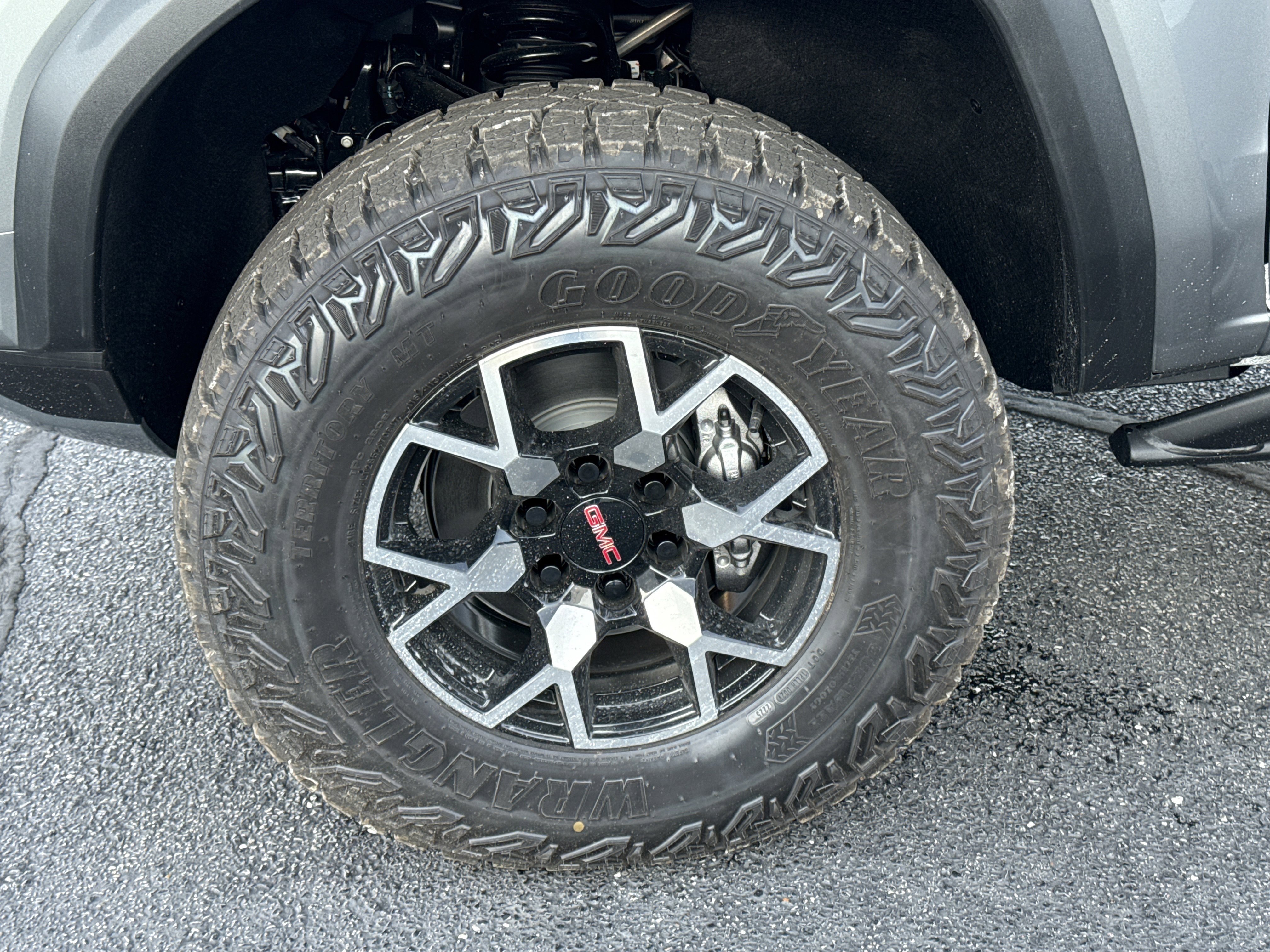 2026 GMC Canyon AT4X - Photo 17