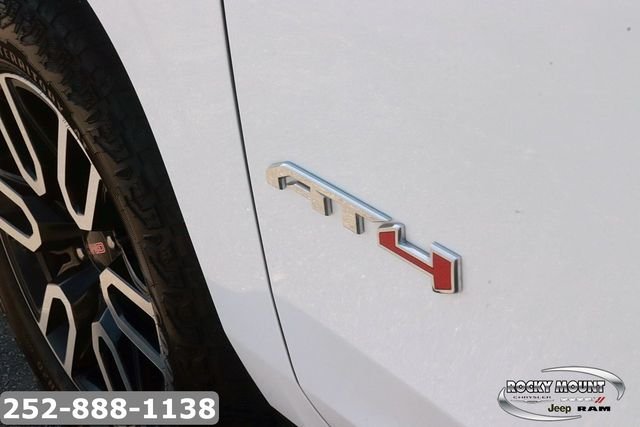 Used 2024 White GMC AT4 image 10
