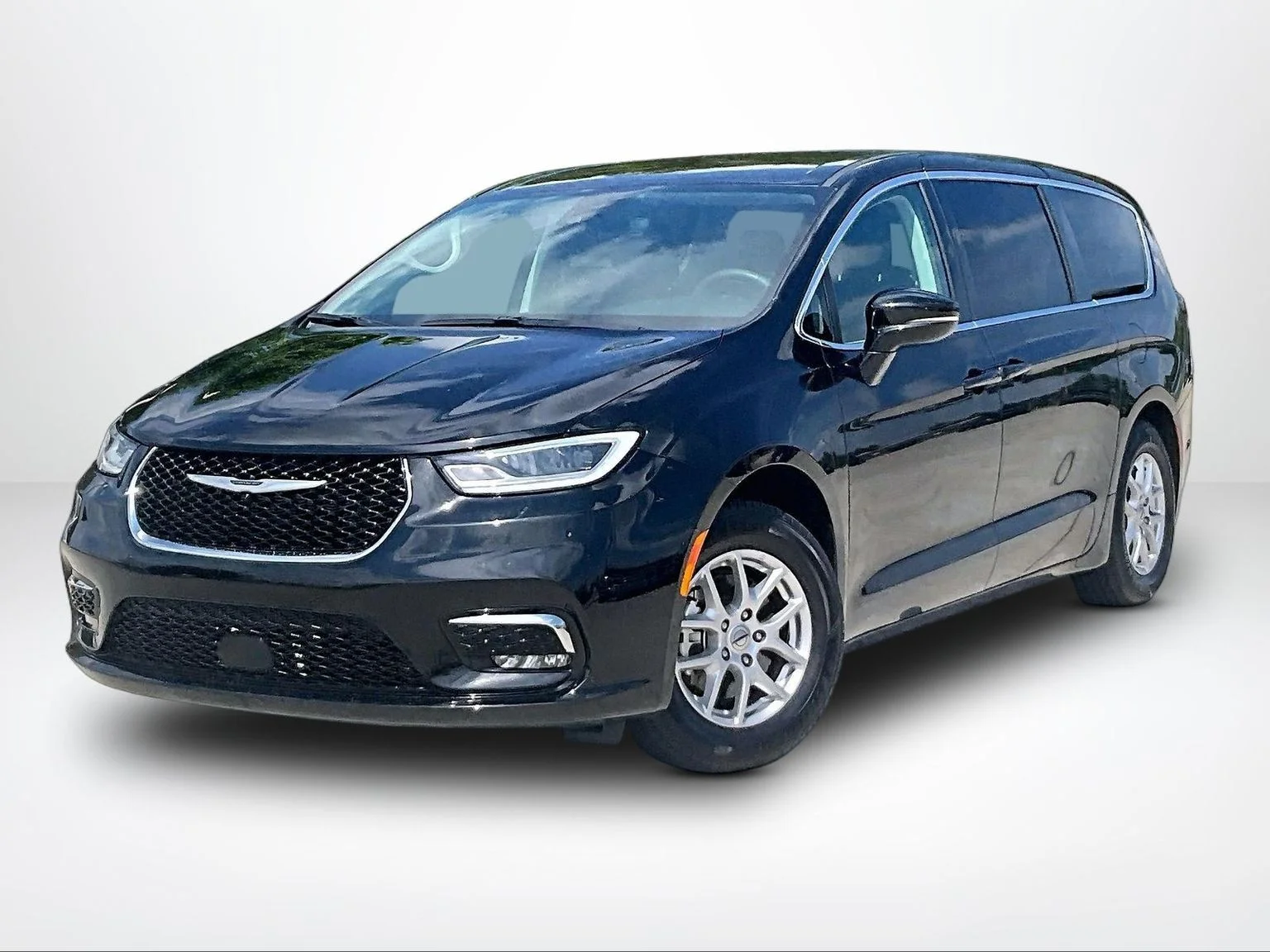 Used 2024 Black Chrysler Touring L image 2