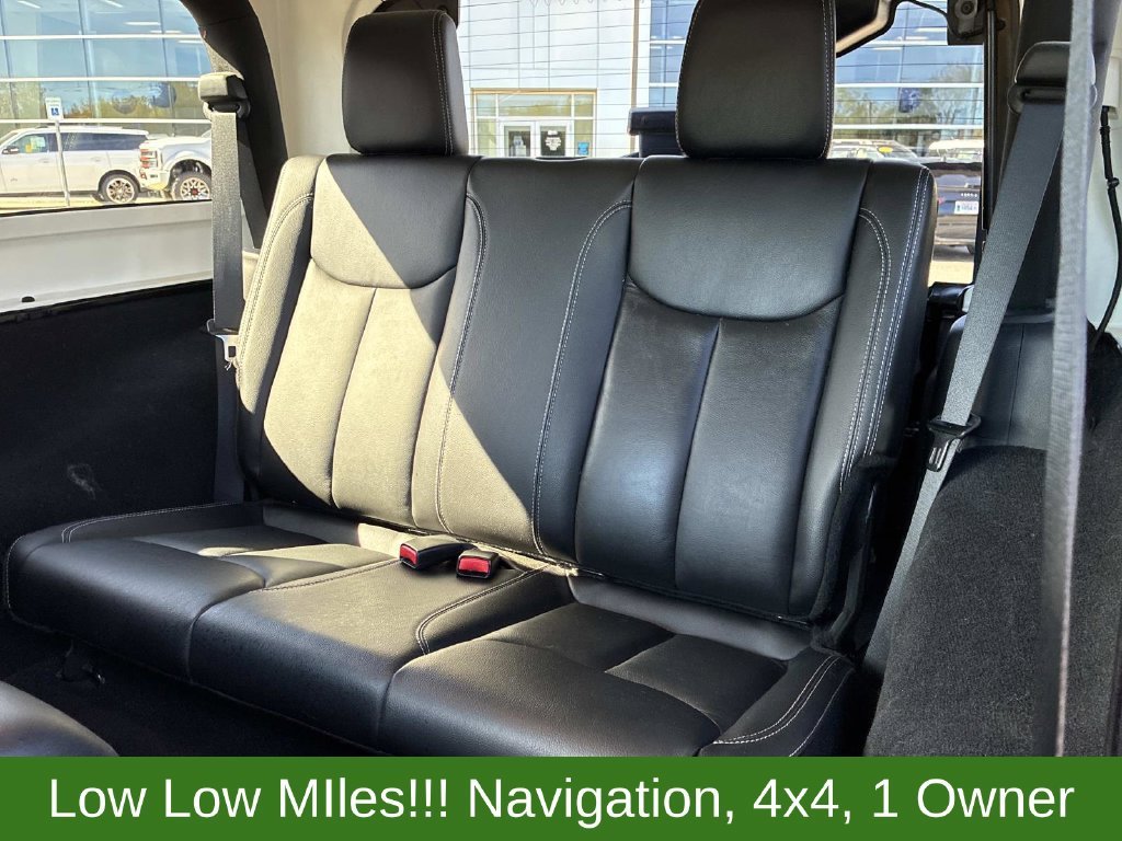 Used 2015 Black Jeep Sahara image 17