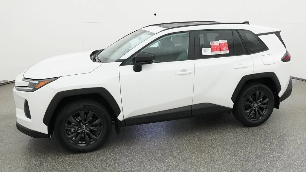 New 2026 Ice Cap Toyota XLE Premium image 5