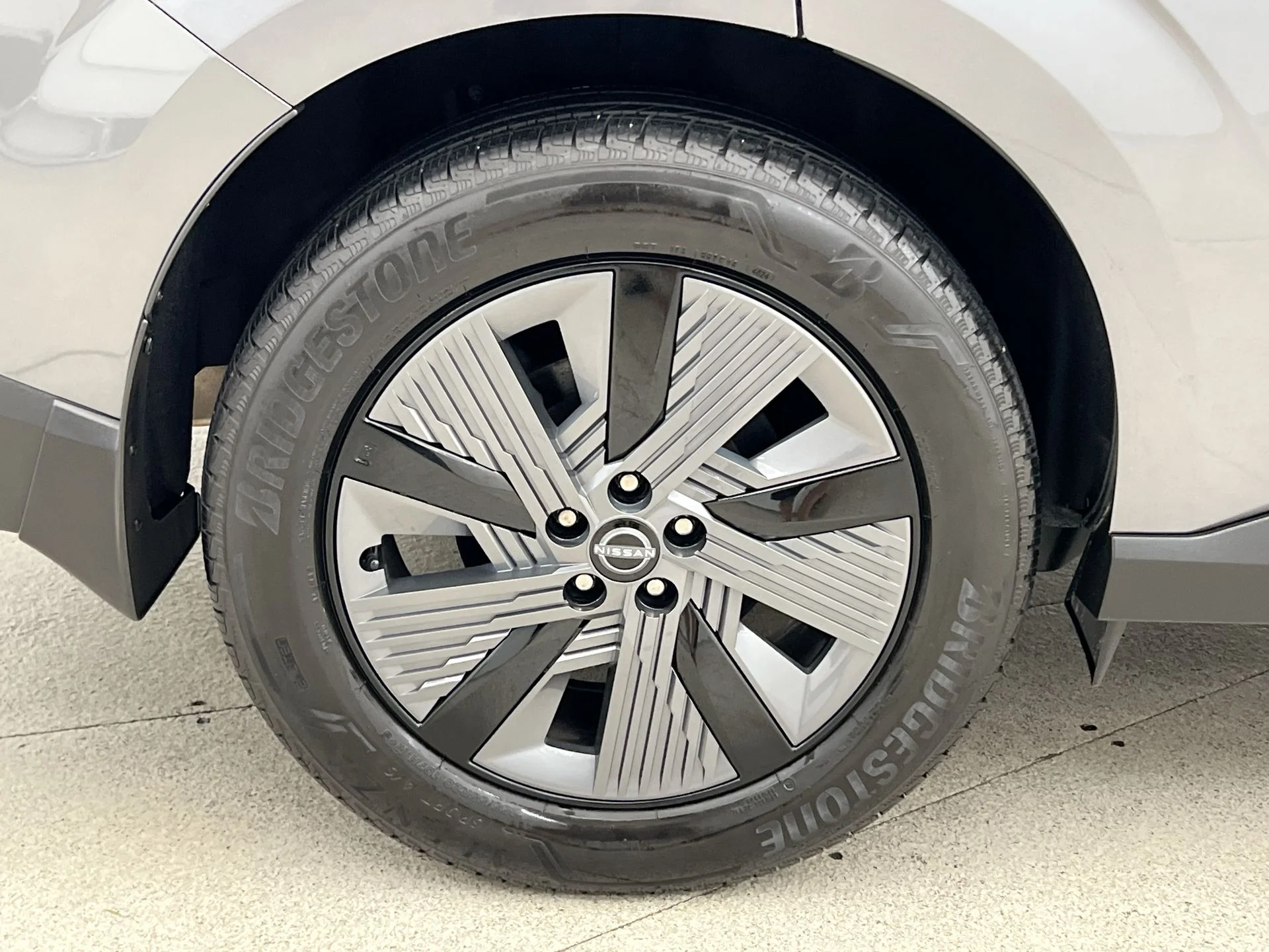 Used 2025 Gray Nissan SL image 43
