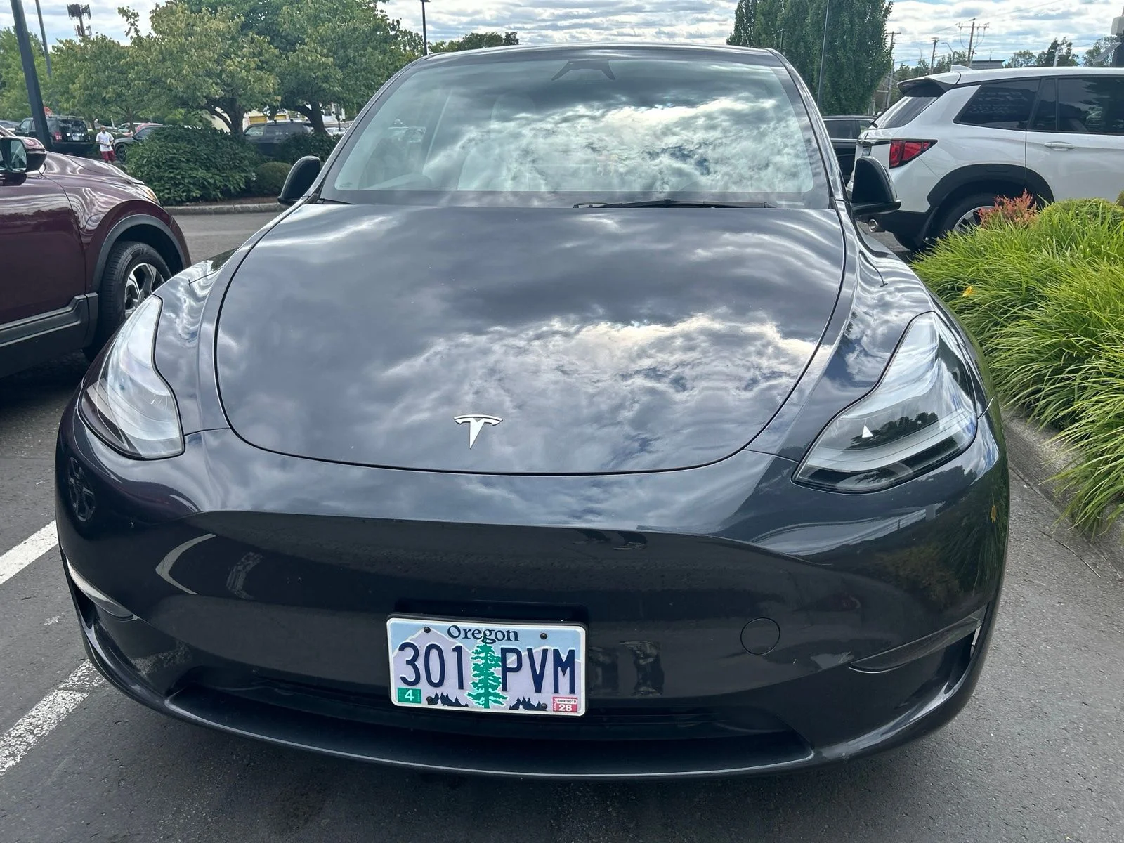 Used 2024 Tesla Model Y Long Range with VIN 7SAYGAEE2RF074708 for sale in Beaverton, OR