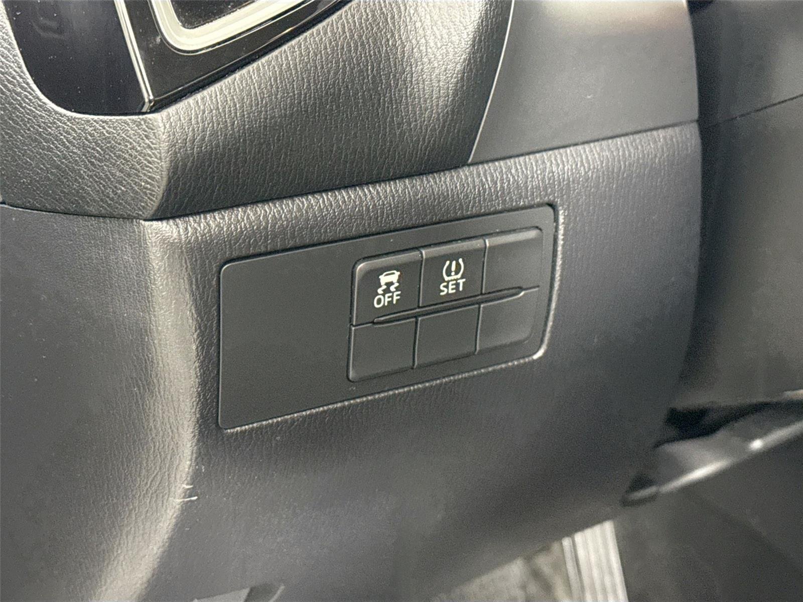 Used 2015 Meteor Gray Mica Mazda i Sport image 14