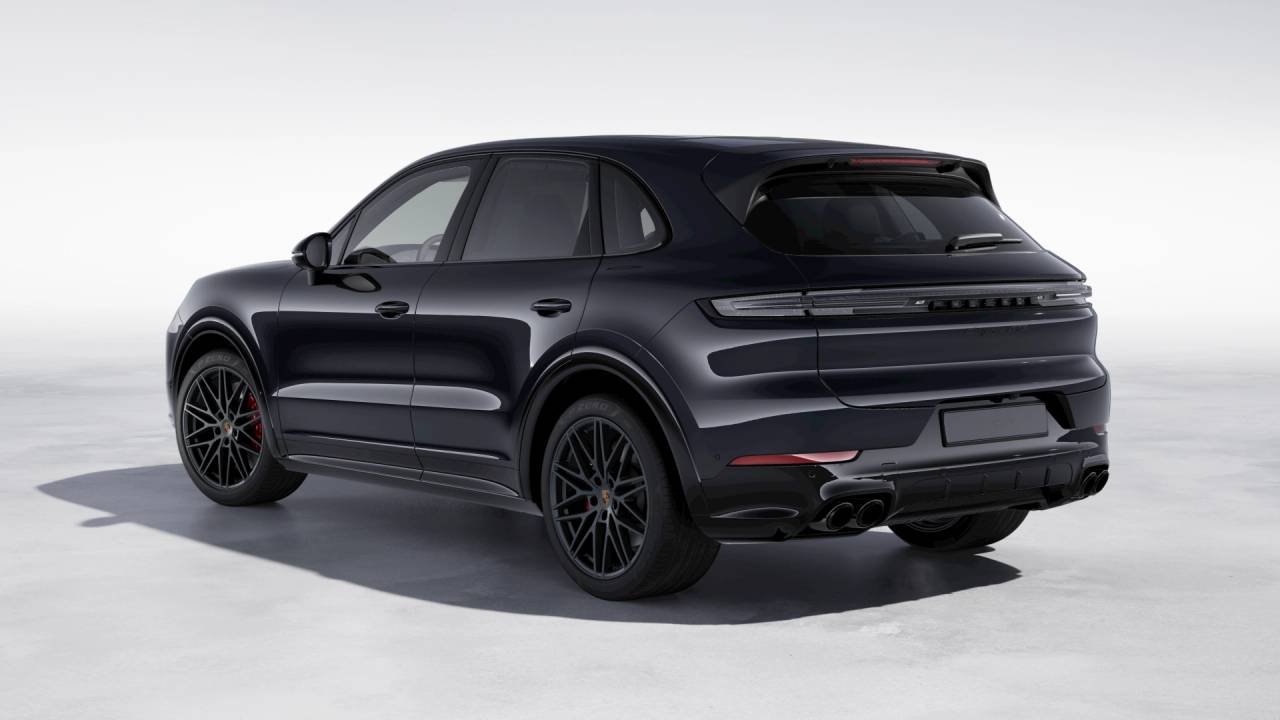 2026 Porsche Cayenne GTS photo 3
