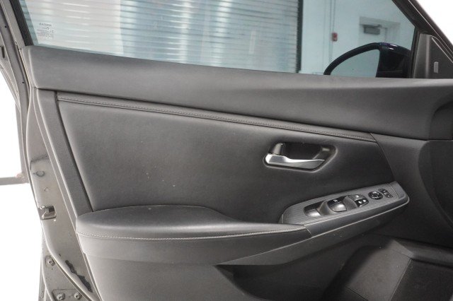 Used 2022 BLACK Nissan SV image 12