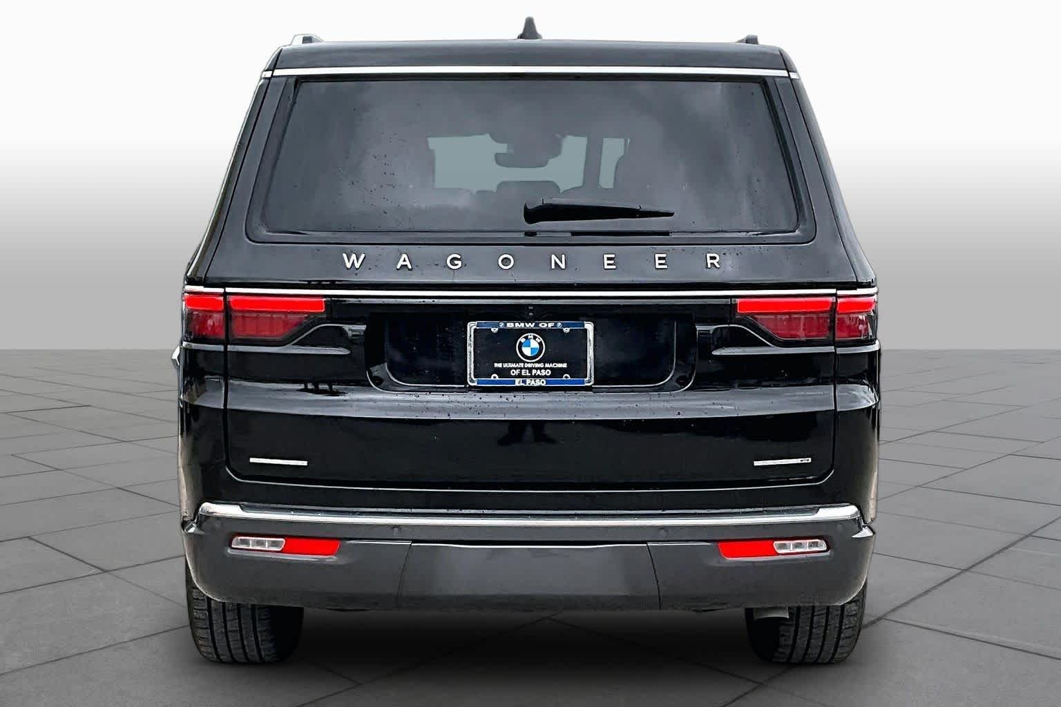 Used 2022 Diamond Black Crystal Pearlcoat Jeep Series III image 4