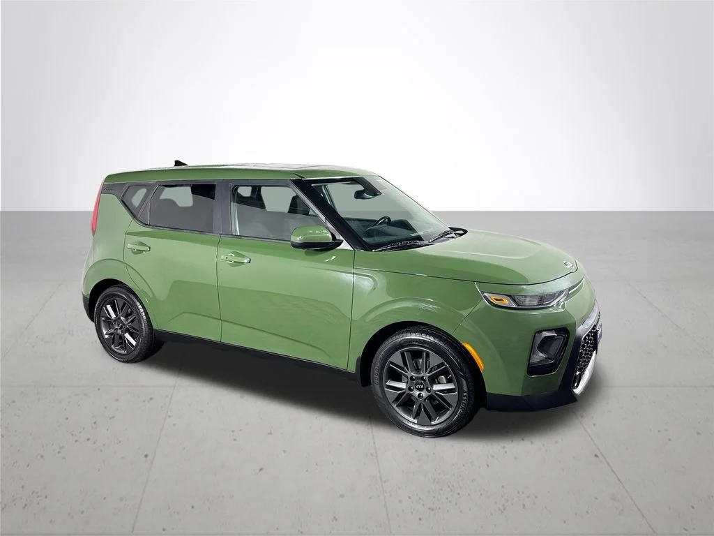 Used 2021 Green Kia EX image 4