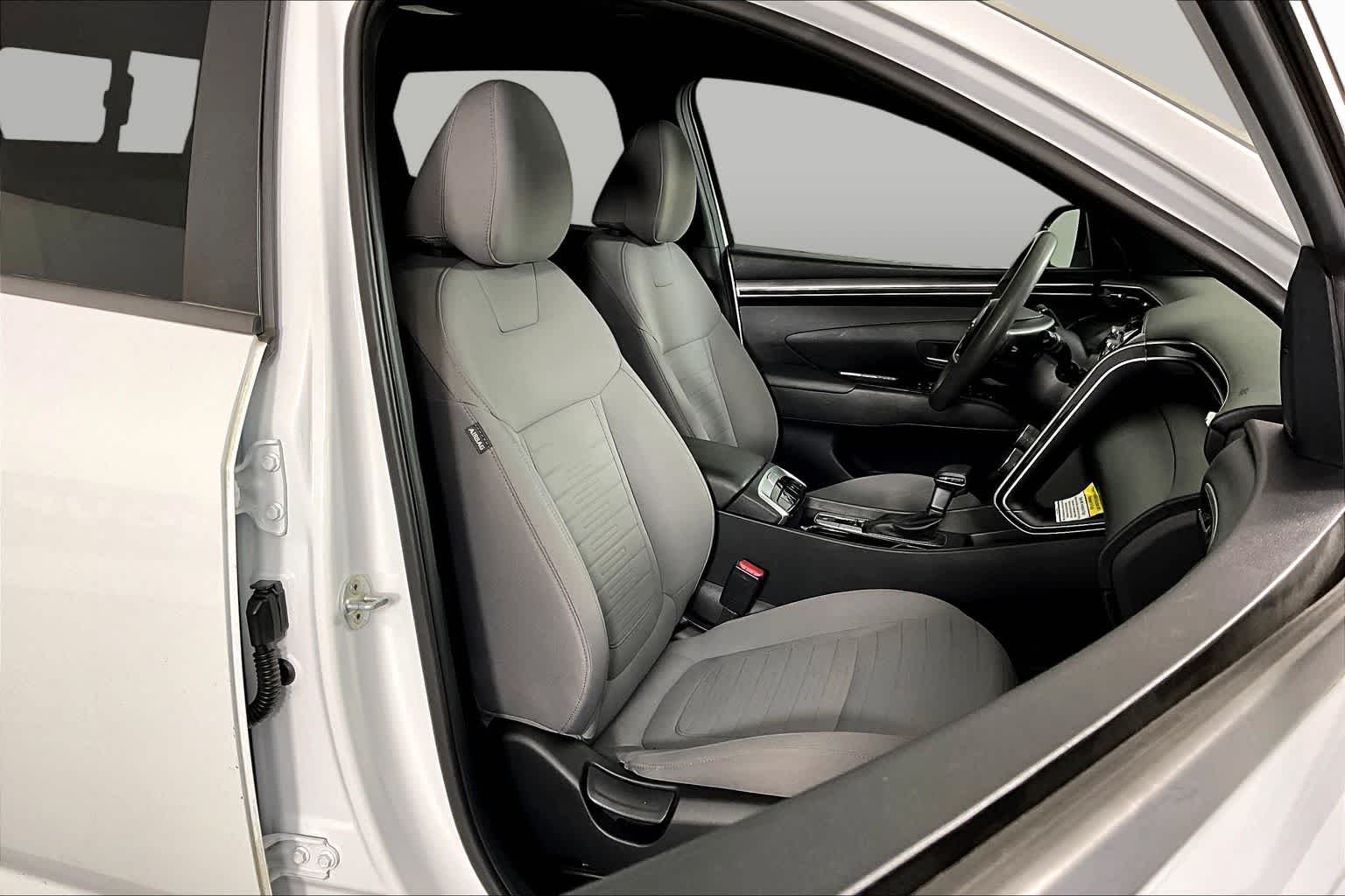 Used 2022 Ice White Hyundai SEL image 7