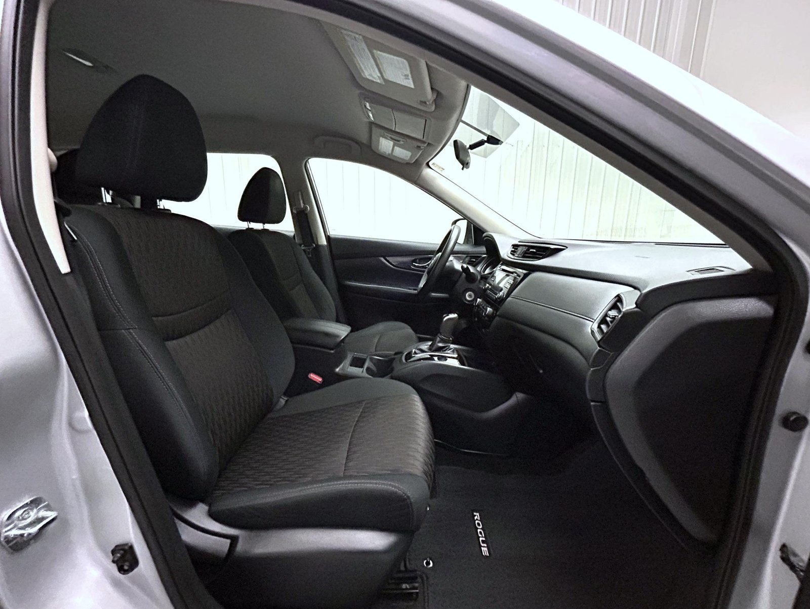 Used 2017 Silver Nissan S image 15