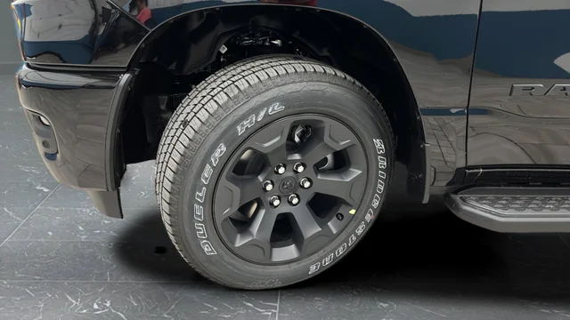 New 2026 Diamond Black Crystal Pearlcoat RAM Express image 32
