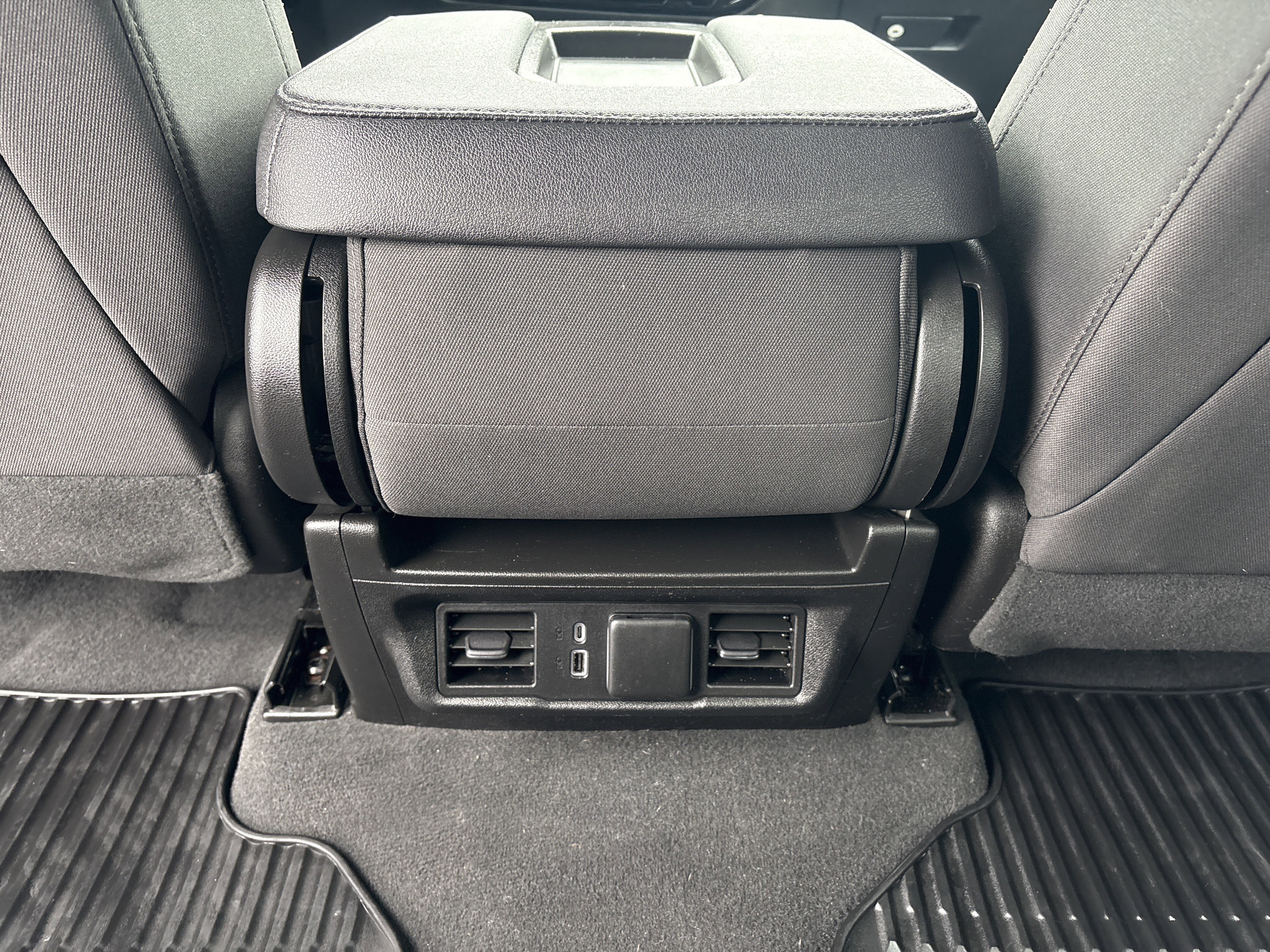 Used 2024 Sterling Gray Metallic Chevrolet LT (2FL) image 15