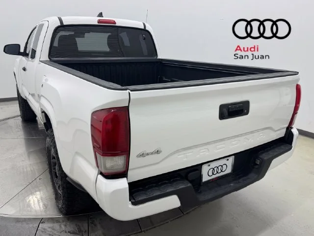 Used 2018 White Toyota SR image 36