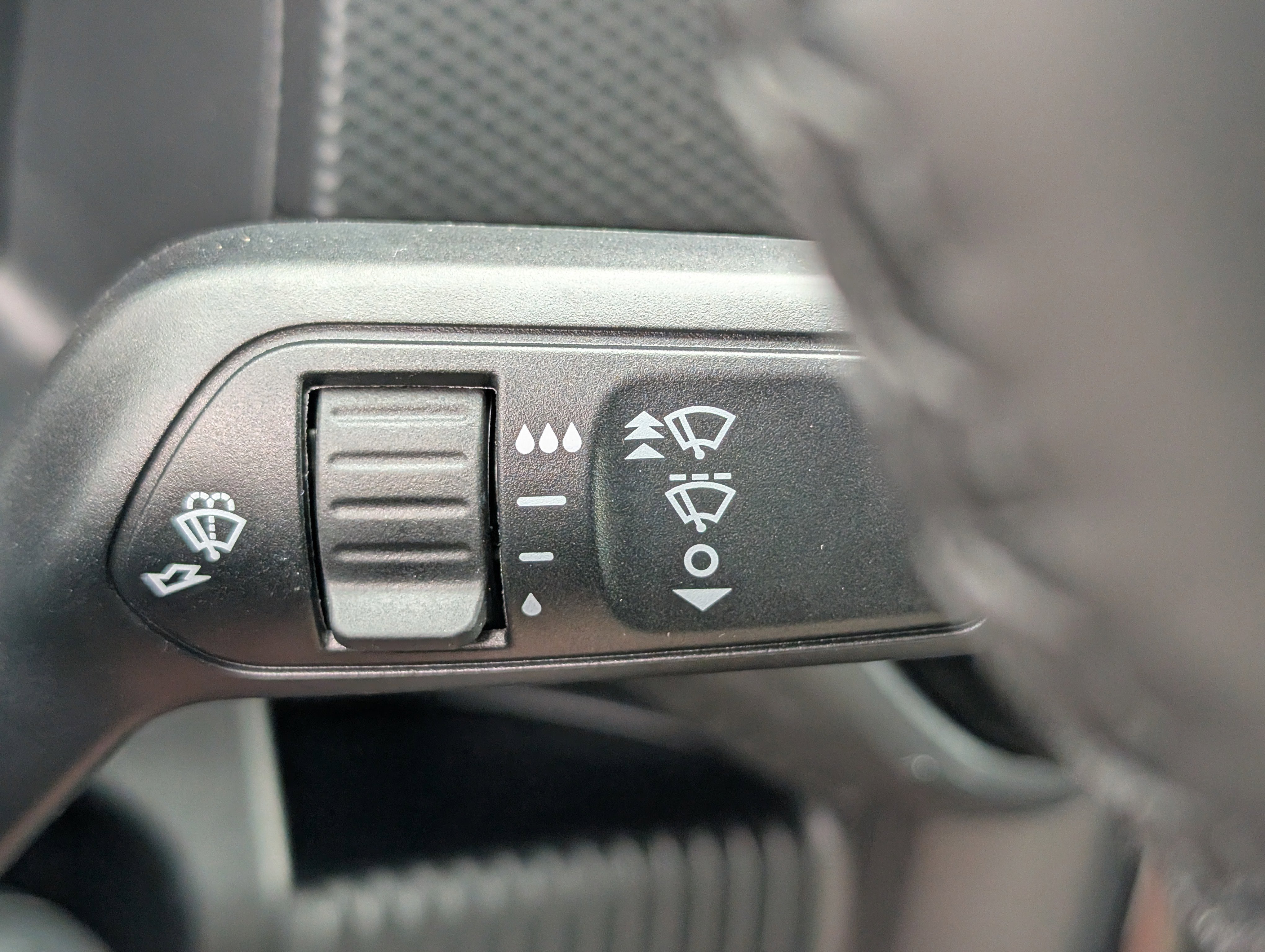 New 2026 Carbonized Gray Metallic FORD XLT image 27