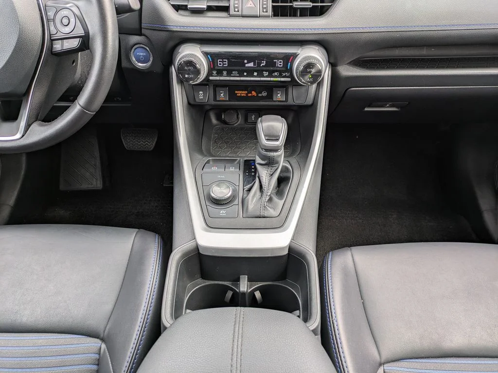 2022 Toyota RAV4 XSE - Photo 20