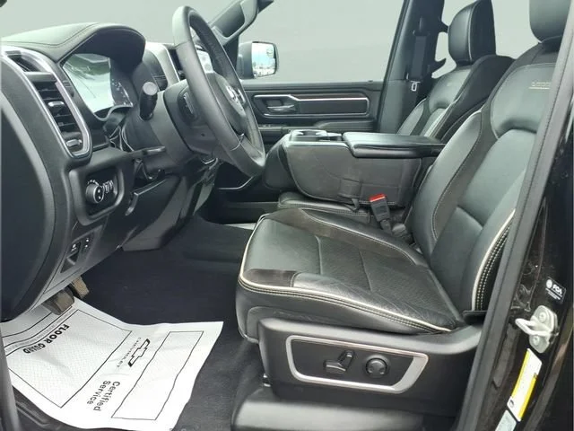 Used 2025  Ram Laramie image 19