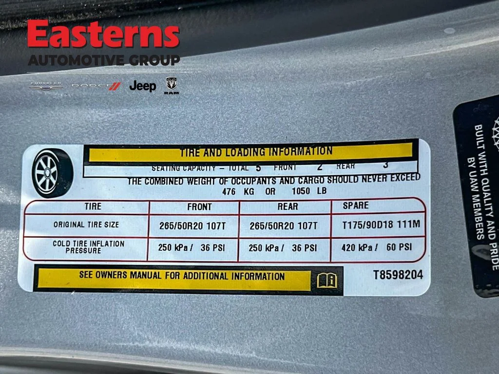 New 2026 Silver Zynith Exterior Paint Jeep Limited Reserve image 29