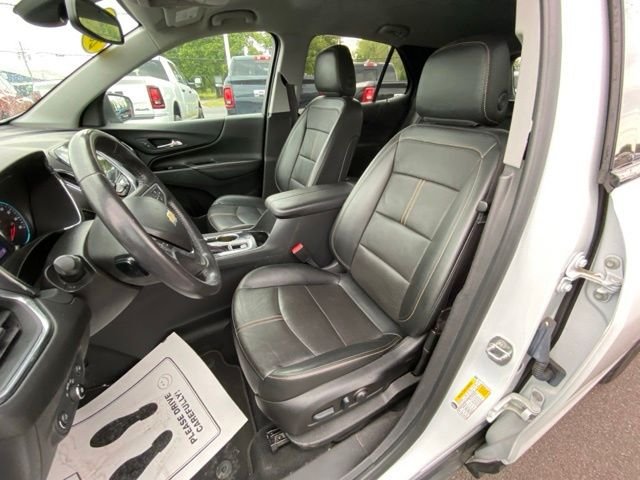 Used 2022 White Chevrolet Premier image 12