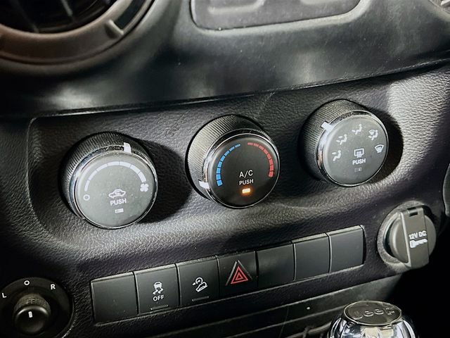 2016 Jeep Wrangler Sport S - Photo 18