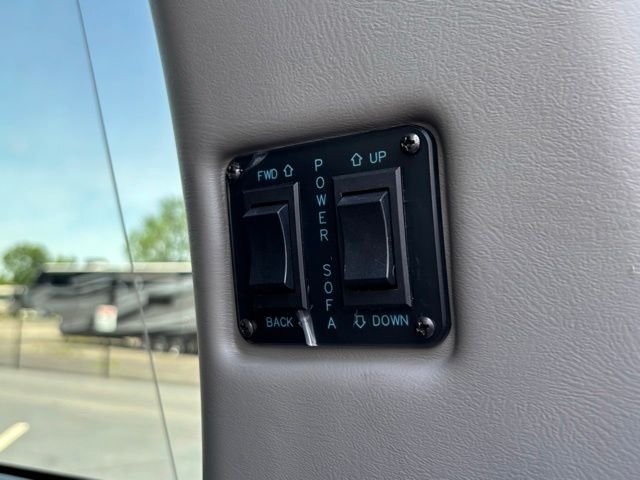 Used 2020 Summit White GMC Explorer Limited SE image 11