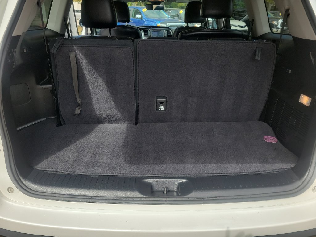 Certified Used 2017 White Toyota XLE image 20