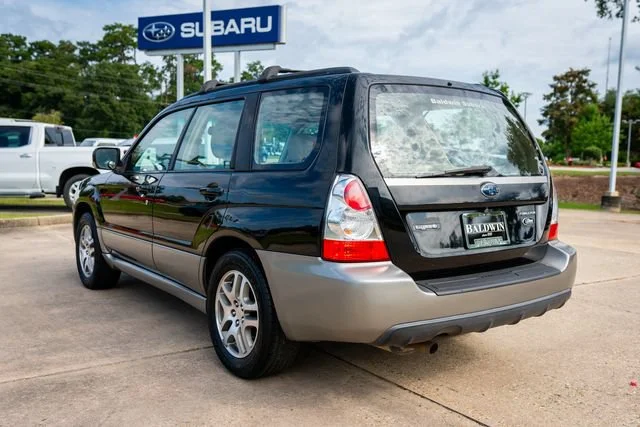 Used 2006 Obsidian Black/Steel Gray Subaru 2.5 X L.L. Bean Edition image 4
