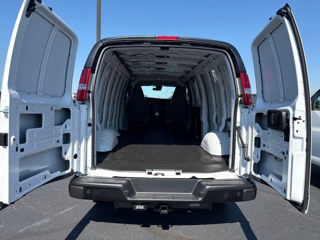 2025 Chevrolet Express Cargo Work Van - Photo 6