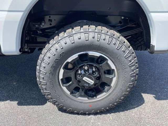 New 2026 Avalanche Ford Lariat image 2