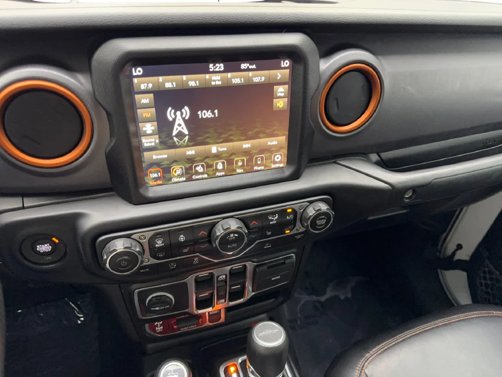 Used 2023 White Jeep Mojave image 62