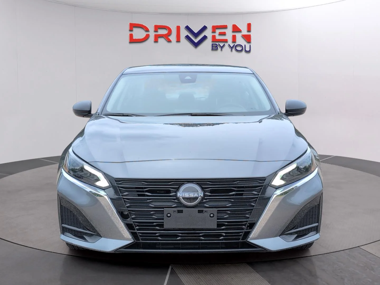 Used 2025 Gun Metallic Nissan SV image 8