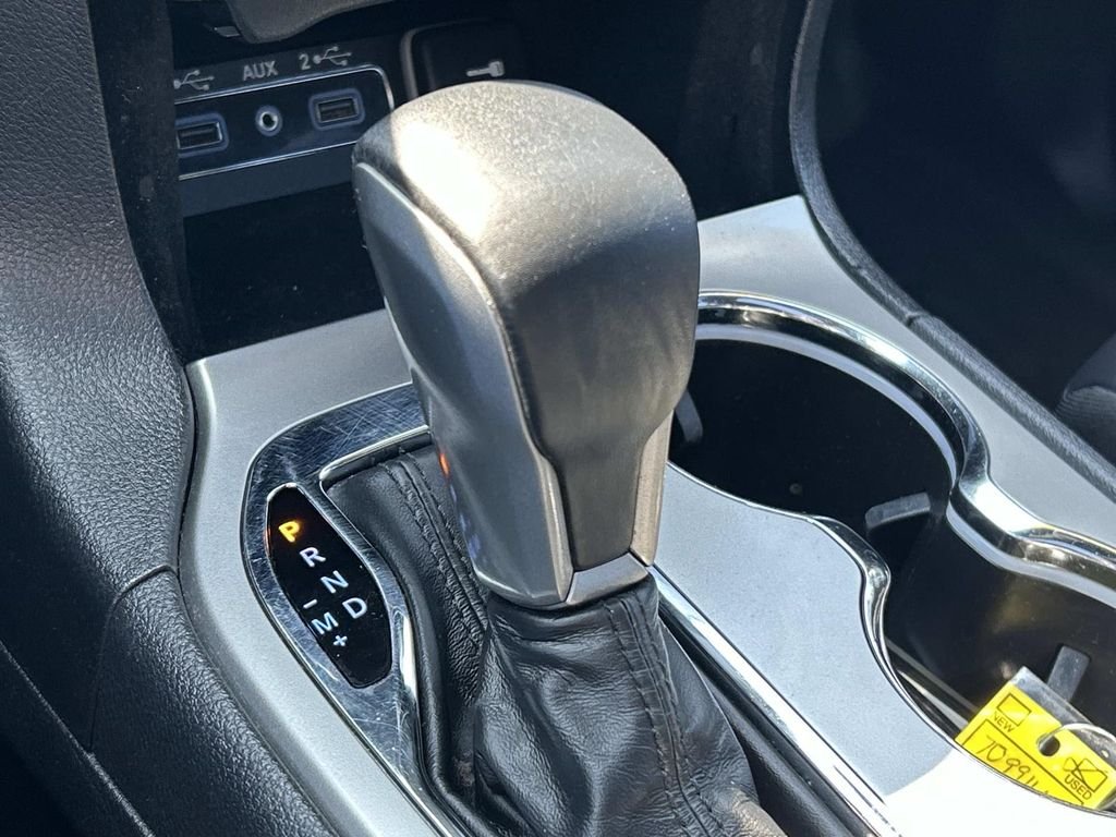 Used 2019 White Jeep Limited image 22
