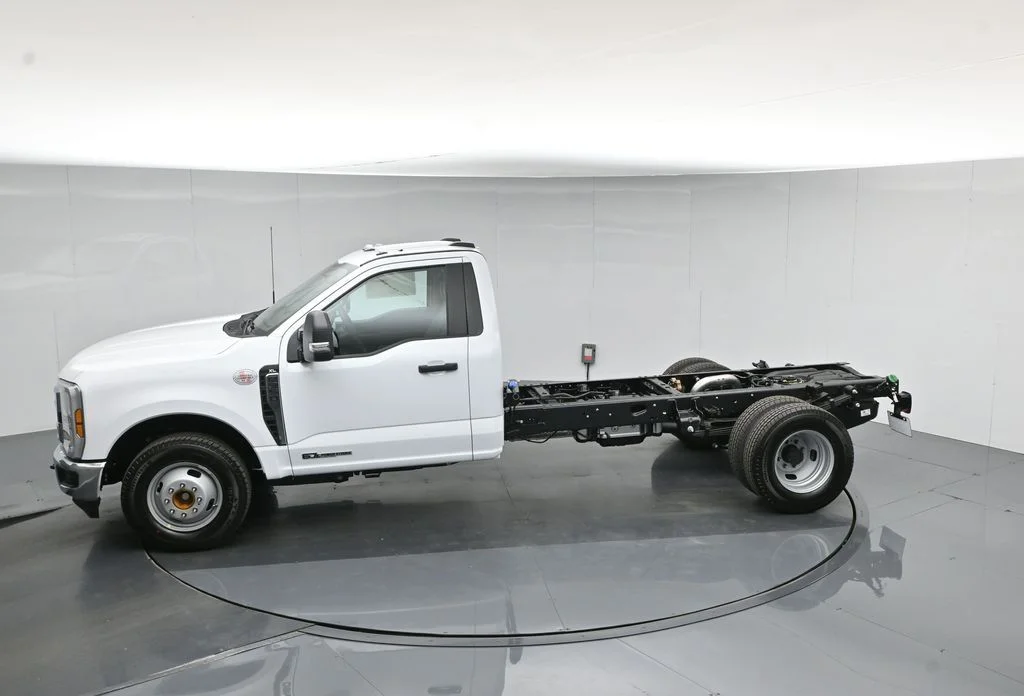 New 2026 White Ford XL image 37