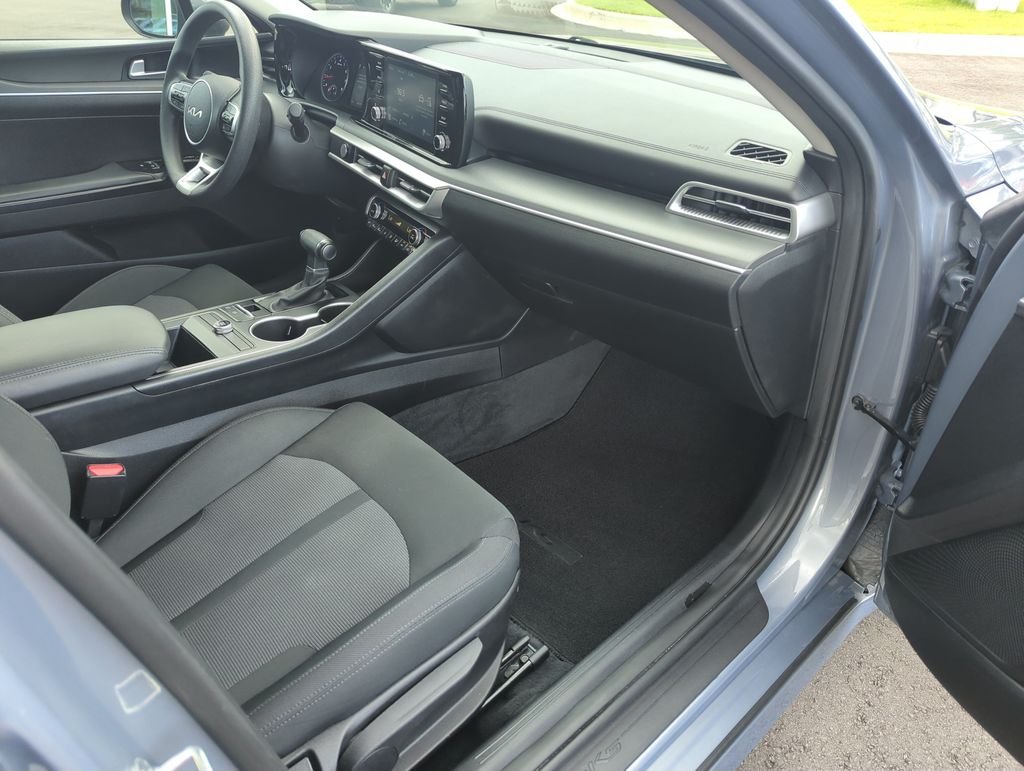 Used 2022 Silver Kia LXS image 34
