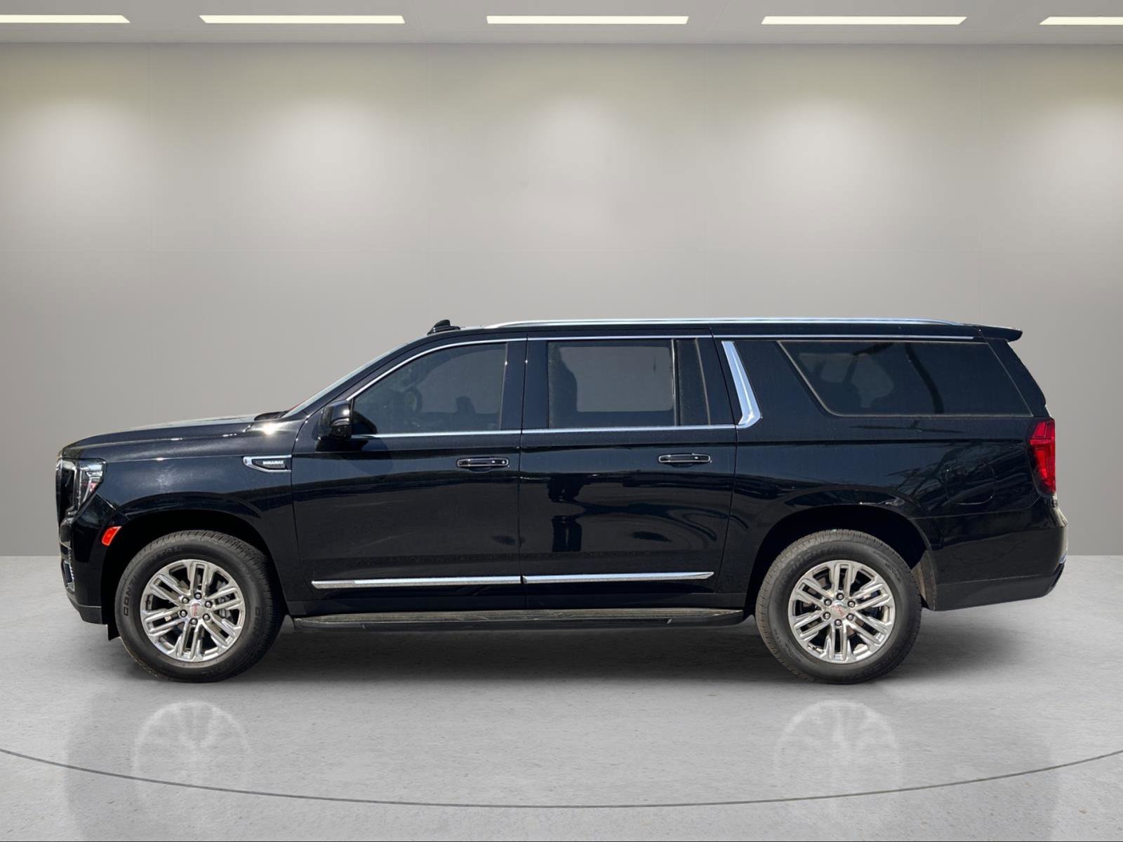 Used 2024 Onyx Black GMC SLT image 2