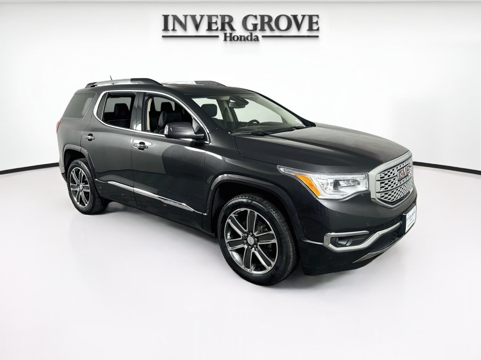 Used 2017 Iridium Metallic GMC Denali image 3