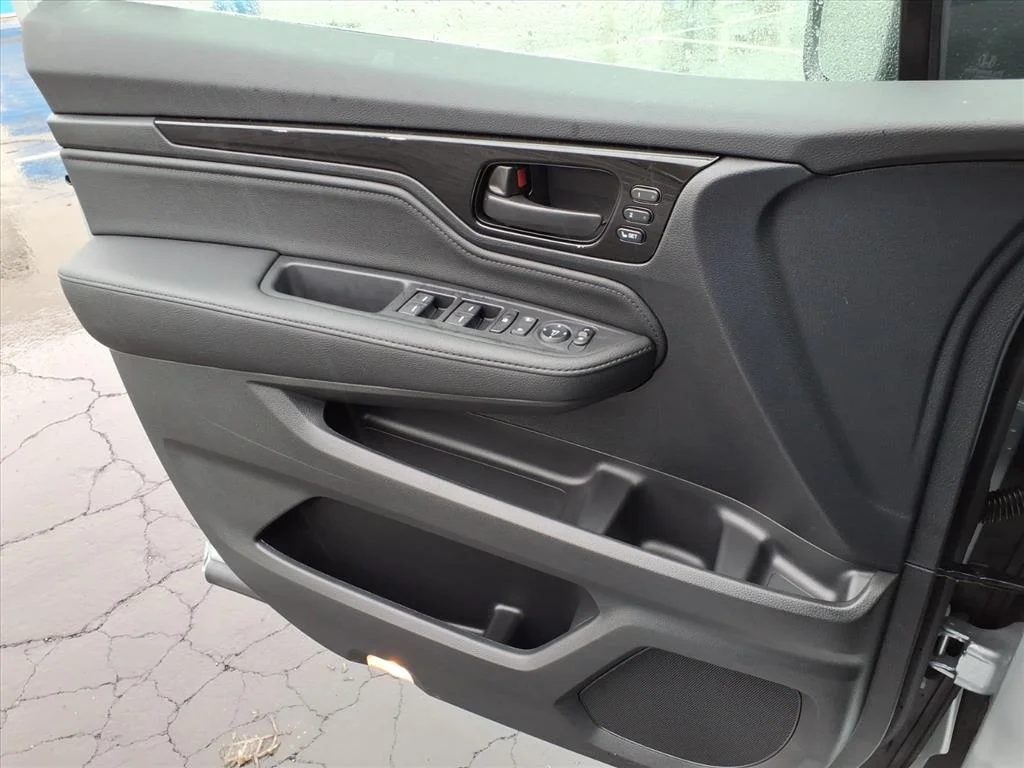 2026 Honda Odyssey Touring - Photo 9