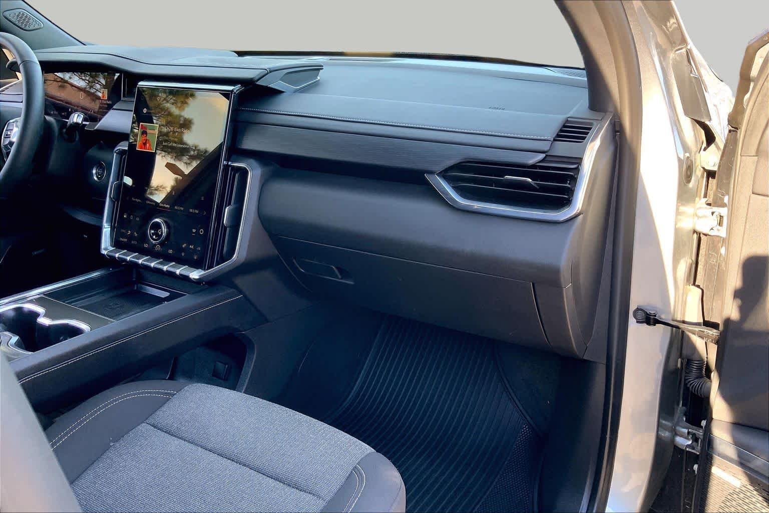 2026 GMC Acadia Elevation - Photo 19