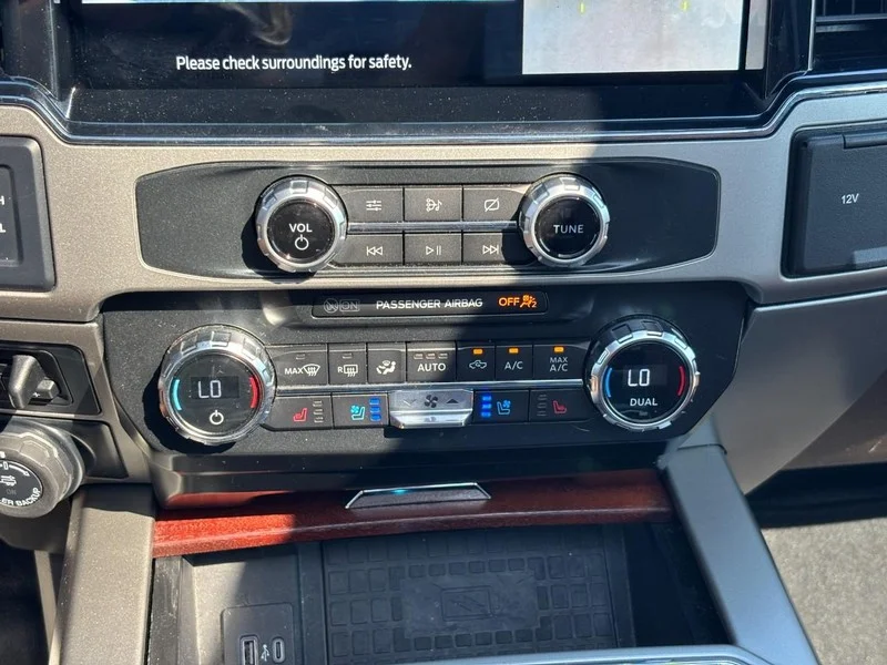 Used 2022  Ford King Ranch image 23