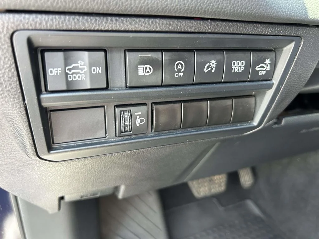 Used 2024  Toyota Limited image 18
