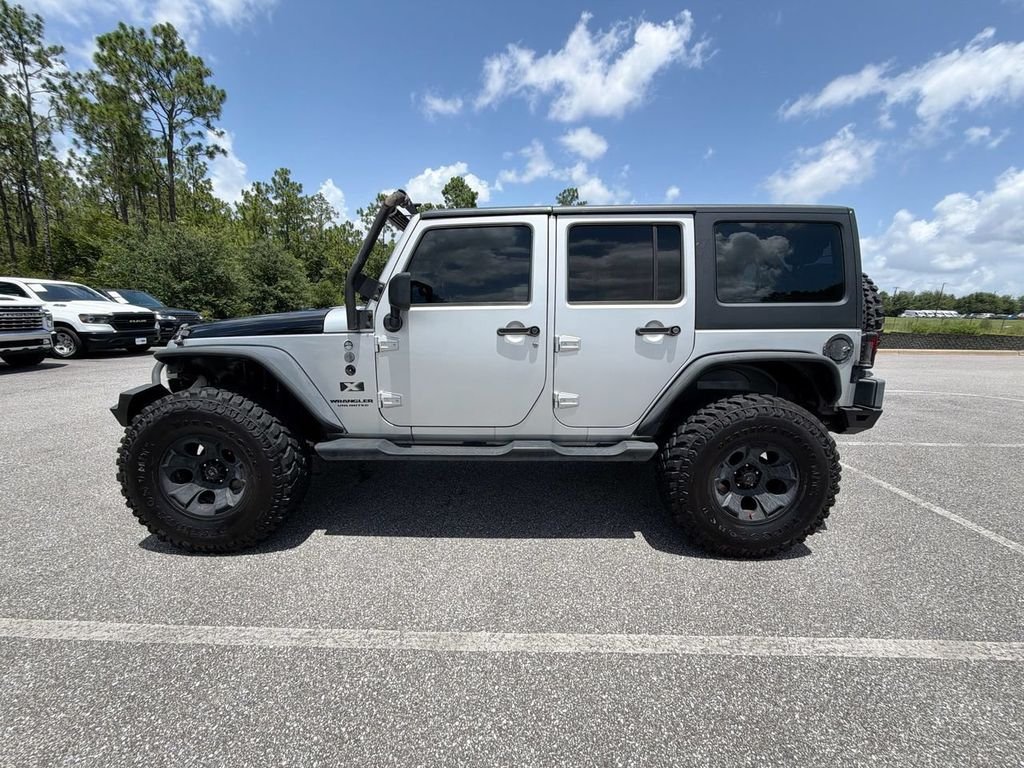 Used 2008 Silver Jeep Unlimited X image 6