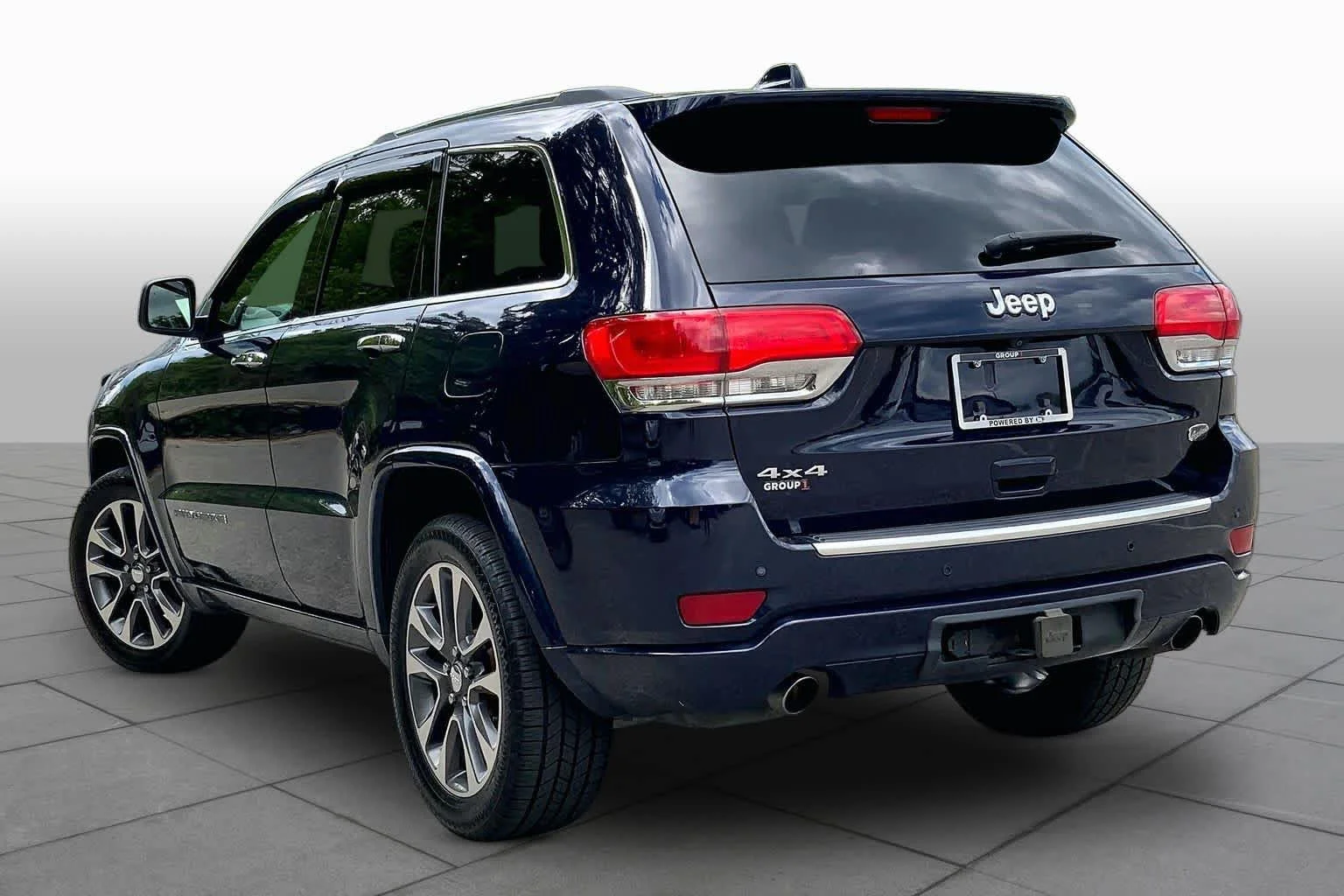 Used 2017 True Blue Pearlcoat Jeep Overland image 12