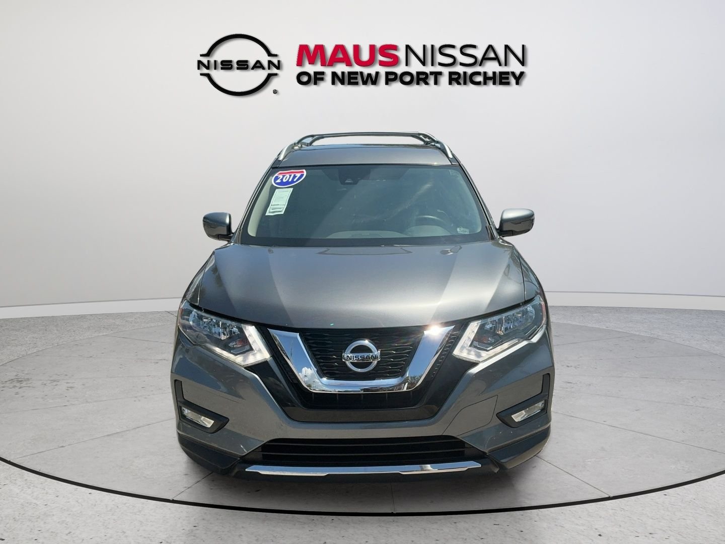 Used 2017 Gray Nissan SL image 3